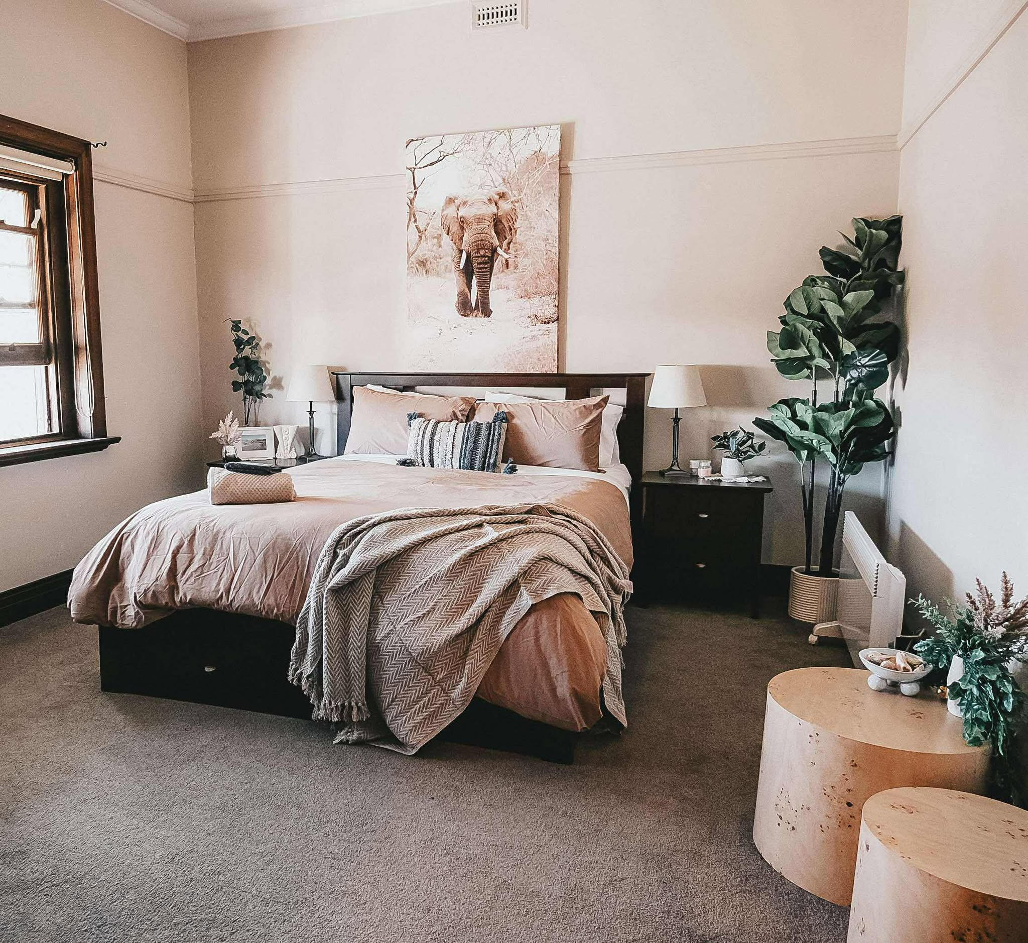 Quaint Cottage on McPherson, Horsham